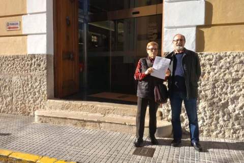 Los vecinos en el registro.