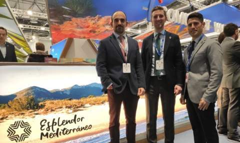 El diputado Óscar Gamazo, del PP, junto al portavoz popular en el Ayuntamiento de Gandia, Víctor Soler.