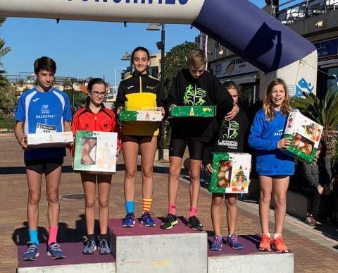 Yaiza Juan en la Carrera del Rosc&oacute;n de Reyes, en D&eacute;nia.