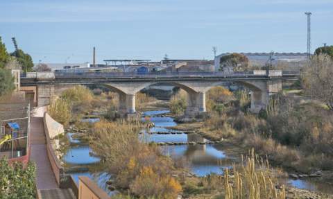 Vista del puente. Vista del puente.
