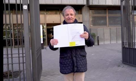 Moragues, a las puertas del Ministerio de Hacienda.
