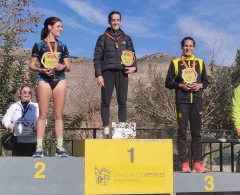 Neus Mas, tercera en el Cross de Orihuela.