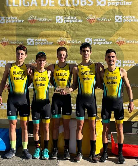 Equipo masculino en el Duatlón de Cheste.
