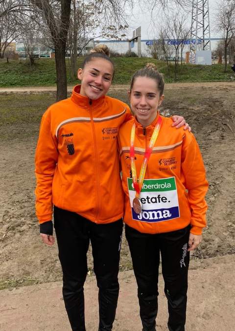 Lucía Gil y Carla Breco.