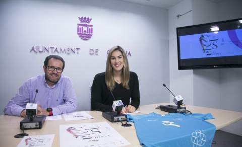 El presidente del CA Safor, Vicent Boscà, y la concejala de Deportes de Gandia, Lydia Morant, en la presentación de la carrera. / Foto: Àlex Oltra.