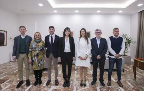 Recepción a la consellera en el Ayuntamiento.