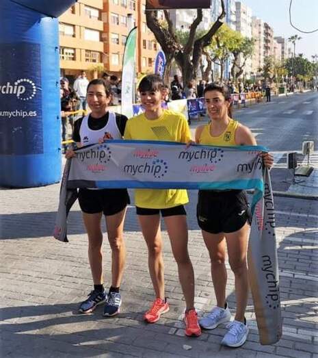 Pilar Vázquez, Carmen Sala y Mónica Mahiques en Tavernes. / Foto: La Cotorra de la Vall.