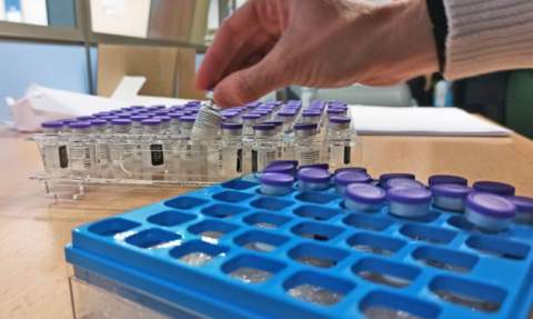 Vacuna de Pfizer-BioNtech contra el coronavirus. Vacuna de Pfizer-BioNtech contra el coronavirus.