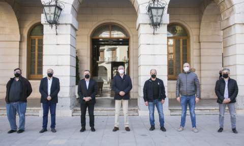 Presentaci&oacute;n de los cheques al consumo este martes en Gandia.