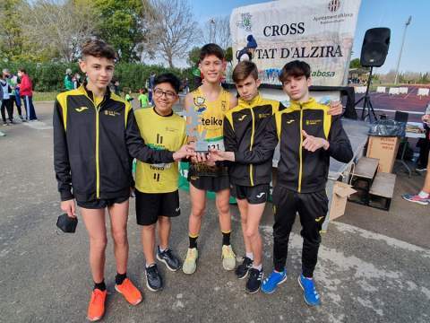 Equipo cadete en el Cross de Alzira.