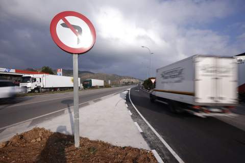 Nuevo carril para salir del polígono Alcodar.