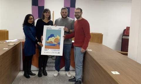Alcalde, regidora i t&egrave;cnics en la presentaci&oacute; del Porrat.