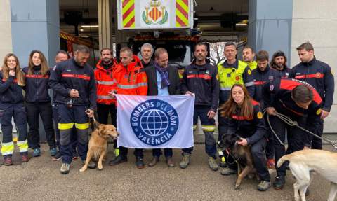 El equipo de rescate antes de partir a Turquía. El equipo de rescate antes de partir a Turquía.