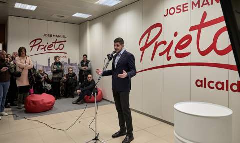 Prieto durante su intervención. Prieto durante su intervención.