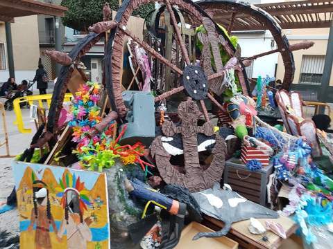 La nova falla amb aportacions dels veïns.