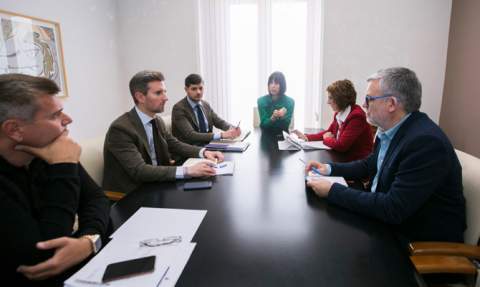 Reuni&oacute;n ayer con la alcaldesa y portavoces de la oposici&oacute;n.