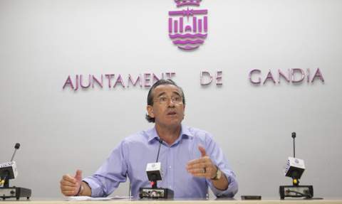 Torró en una rueda de prensa en 2015. Torró en una rueda de prensa en 2015.