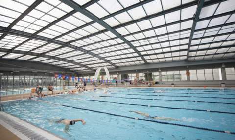 Piscina del centro deportivo del Grau.