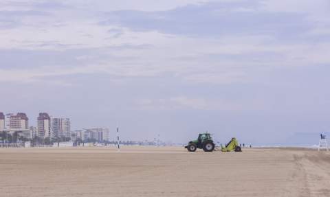 Aspecto de la playa Nord de Gandia, este viernes. Aspecto de la playa Nord de Gandia, este viernes.