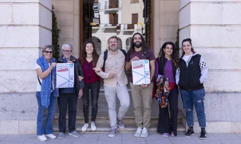 El concejal con los organizadores. El concejal con los organizadores.