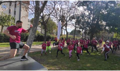 Un momento del entrenamiento con Miguel &Aacute;ngel Garc&iacute;a el domingo pasado en el parque Joan Fuster de Gandia.