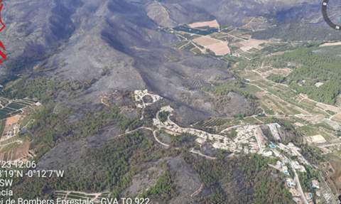 Vista del incendio desde Ador en noviembre de 2023. Vista del incendio desde Ador en noviembre de 2023.