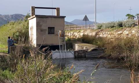 Bombas para evacuar el exceso de agua del marjal en Xeraco. Bombas para evacuar el exceso de agua del marjal en Xeraco.