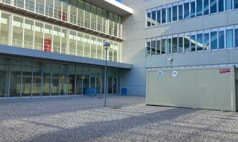 Patio del hospital de Gandia donde ir&aacute; el acelerador lineal.