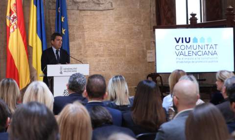 Maz&oacute;n durante la presentaci&oacute;n del plan.