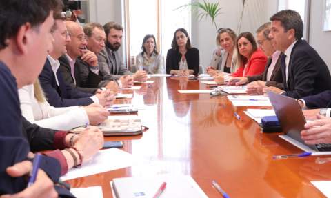 Reunión de Mazón con entidades educativas. Reunión de Mazón con entidades educativas.