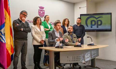 Los ediles del PP en rueda de prensa tras el pleno del mes pasado. Los ediles del PP en rueda de prensa tras el pleno del mes pasado.