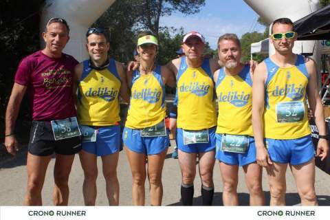 Deportistas del CA Safor en la Volta a Peu i Marxa Bonestar-La Llacuna, en Villalonga. / Foto: CronoRunner.