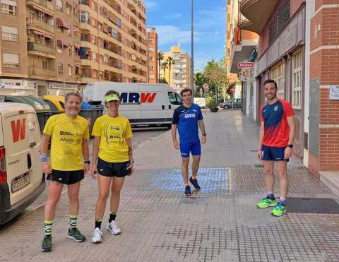 Corredores dispuestos a hacer su ruta.