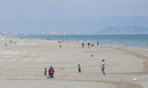 Aspecto de la playa de Gandia durante la fase 1.