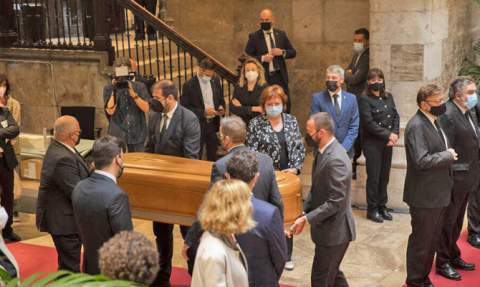 Llegada del f&eacute;retro al Palau de la Generalitat, el domingo.