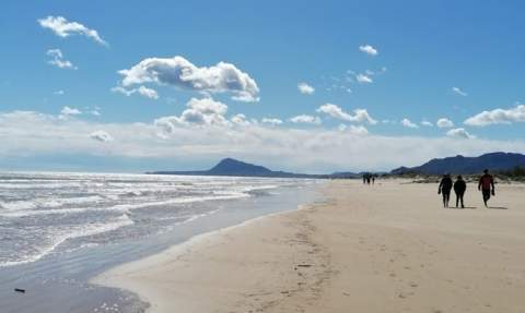 Una de las playas naturales de Oliva. Una de las playas naturales de Oliva.