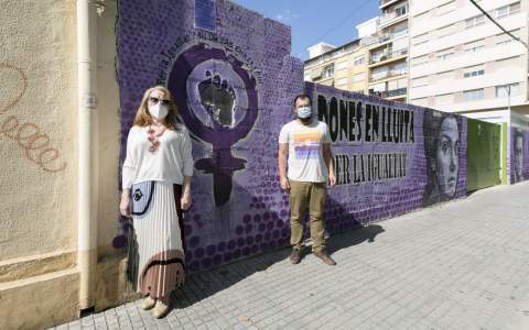 Visita al mural feminista.