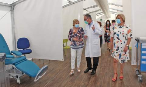 Visita de la consellera Barcel&oacute; al hospital de campa&ntilde;a del General de Alicante.