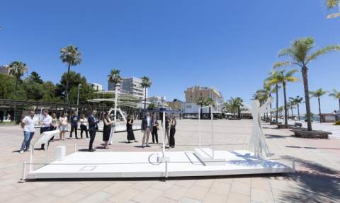 Inauguración de la muestra, en el paseo del Port. Inauguración de la muestra, en el paseo del Port.