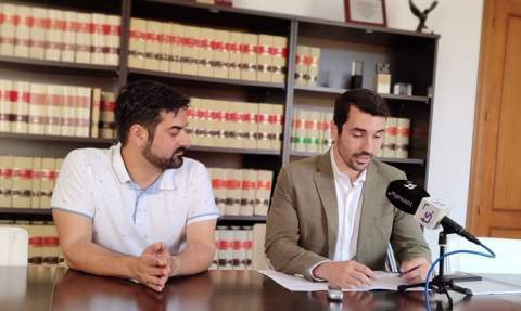 Escriv&agrave; y Monzon&iacute;s, en rueda de prensa.