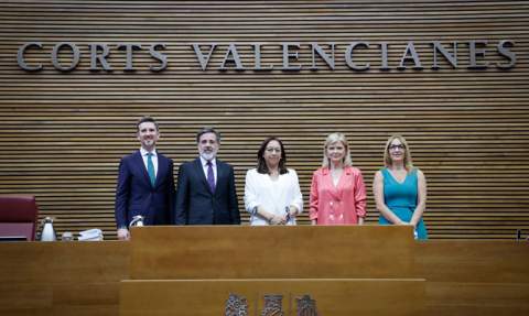 Mesa de Les Corts con Soler, a la izquierda, como secretario. Mesa de Les Corts con Soler, a la izquierda, como secretario.
