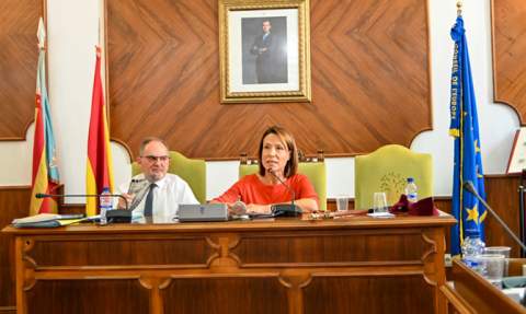 Pastor con el secretario en el día del pleno de investidura. Pastor con el secretario en el día del pleno de investidura.