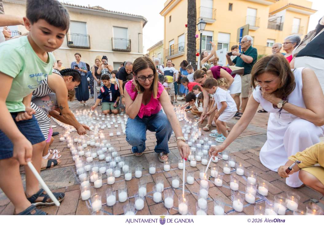 La tercera «Nit dels Ciris» ompli Benipeixcar de llum, música i activitats per a tots els públics