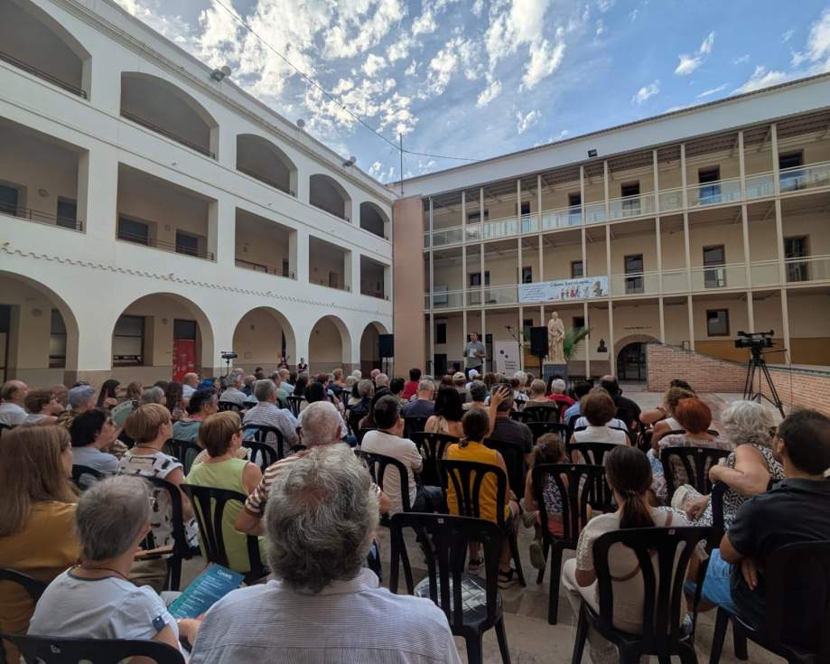 Arranca el XIX Festival de Guitarra de Gandia al claustre de l'Escola Pia amb èxit de públic i crítica