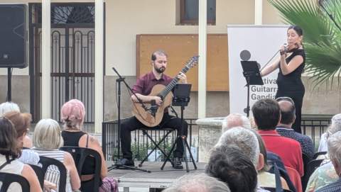 Arranca el XIX Festival de Guitarra de Gandia al claustre de l'Escola Pia amb èxit de públic i crítica