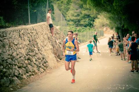 Jesús Gomar en la subida al Collado. / Foto: Javier Cloquell.