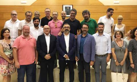 Foto de grupo con los nuevos consejeros de la Mancomunitat.