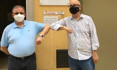 El director saliente, Eduardo Mah&iacute;ques, junto al entrante, Francisco Carri&oacute;, a la izquierda.