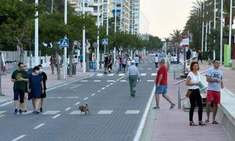 Paseo mar&iacute;timo de Gandia.
