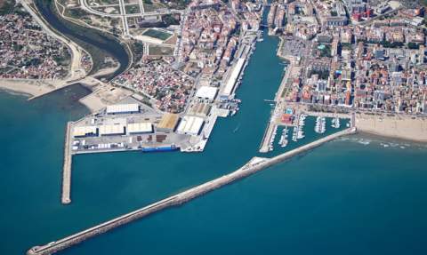 Vista del puerto de Gandia.